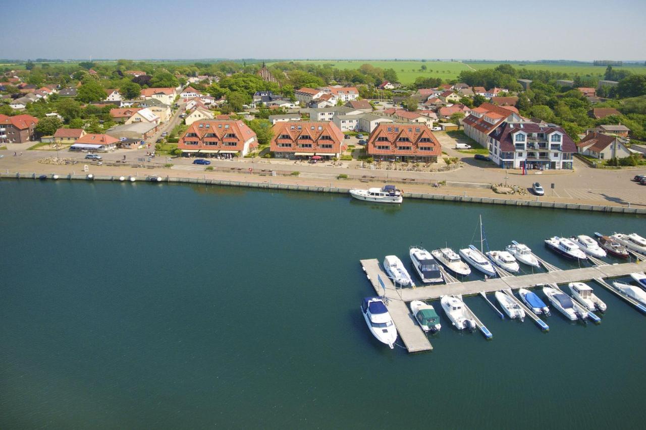Hafennahe Ferienwohnung Mit Balkon Und Meerblick - Hafenhaeuser Wiek Wohnung 14 Wiek auf Ruegen Luaran gambar